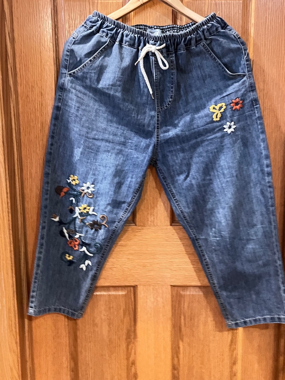 Women's Embroidered Relaxed Denim Jeans - Blue